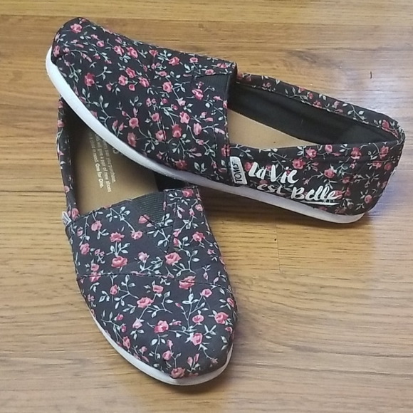Toms Shoes - Tom's size W6